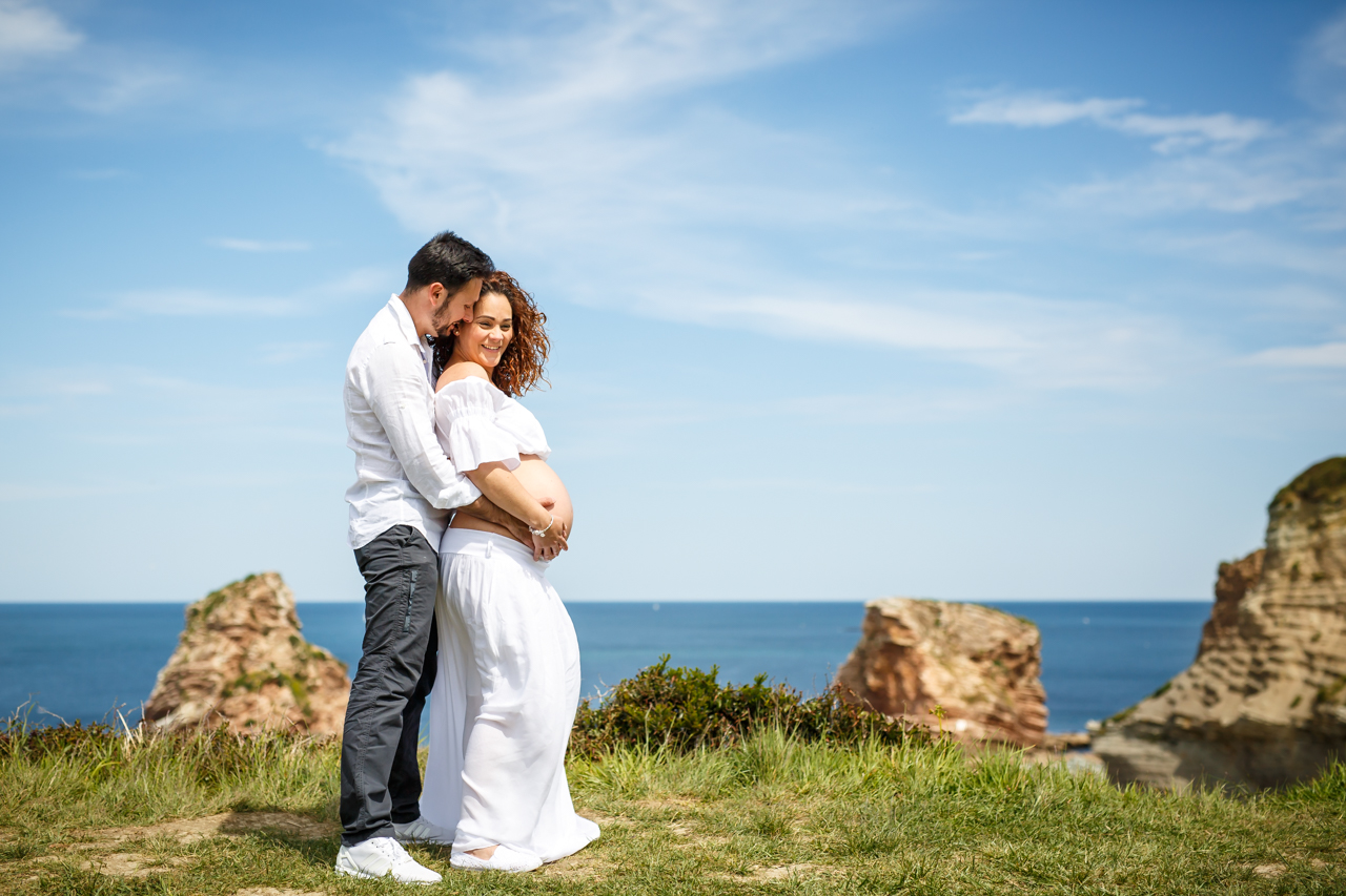 reportaje y sesión de embarazo de una pareja con hija embarazados